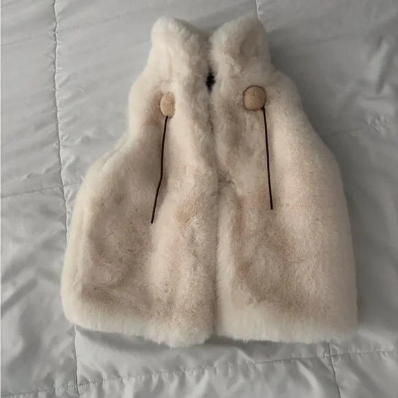 VIGNETTE Cozy Cream Girls Vest 3Y - Picture 1 of 7